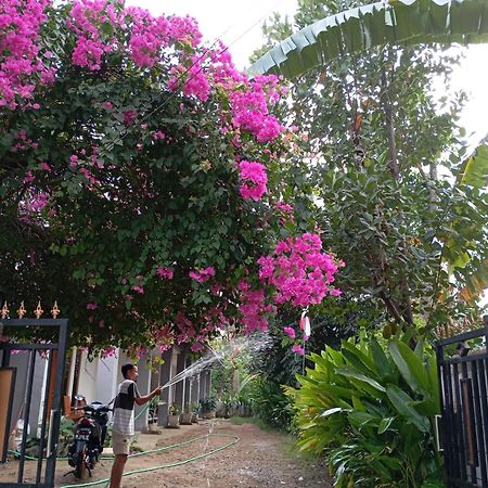 Wl Guesthouse Labuan Bajo Exteriör bild