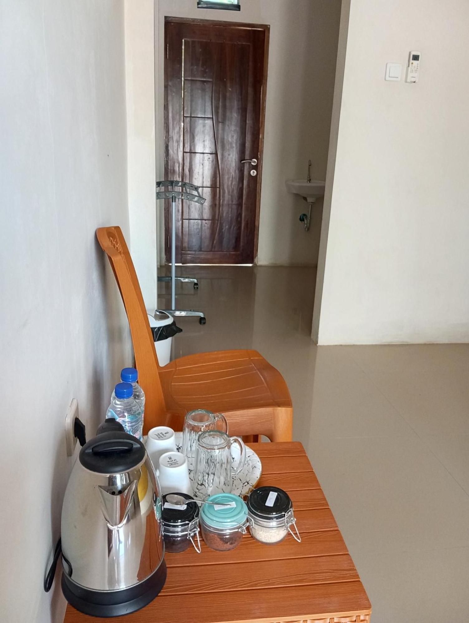 Wl Guesthouse Labuan Bajo Exteriör bild