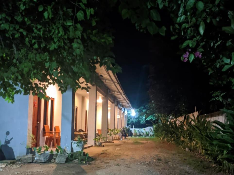 Wl Guesthouse Labuan Bajo Exteriör bild