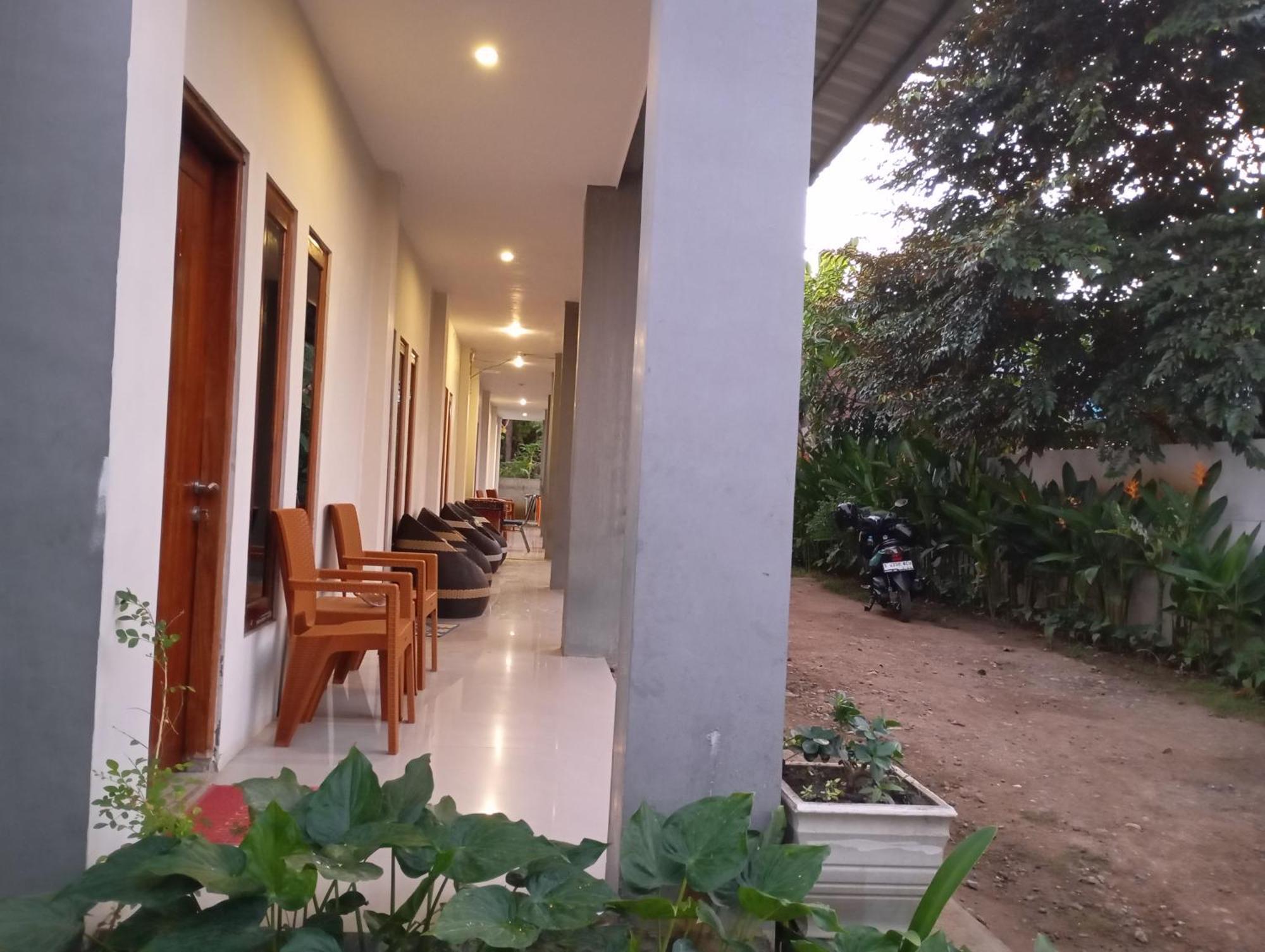 Wl Guesthouse Labuan Bajo Exteriör bild