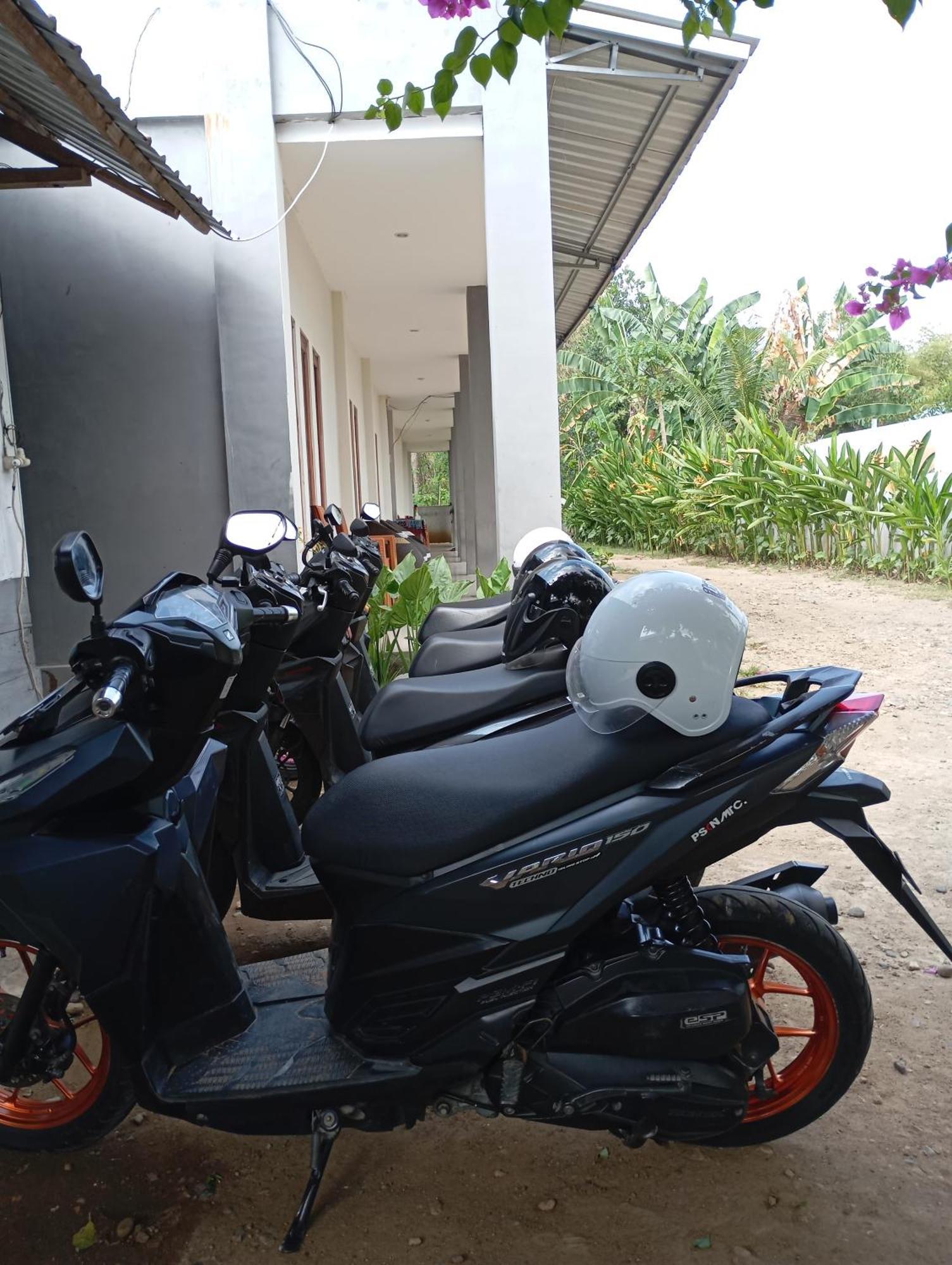 Wl Guesthouse Labuan Bajo Exteriör bild